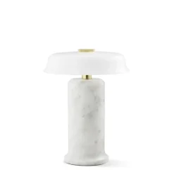 TRIP no. 2 portable batterilampe / bordlampe, carrara/opal