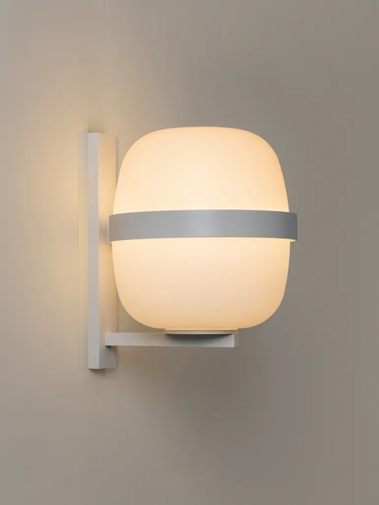 Wally Cesta væglampe, metallic hvid